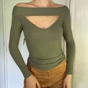 Free People Intimately Olive Off-Shoulders Ribbed Top. Size Xs/s